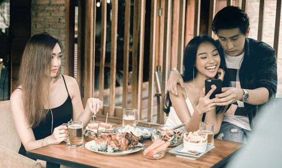 女生再也不用看閨蜜虐狗了的7個脫單小技巧！